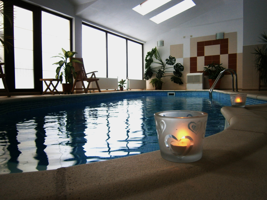 Piscina interioară a Pensiunii Casa Domnească